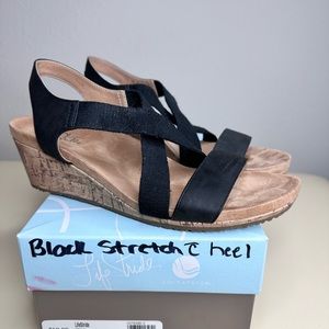 Life Stride Platform Wedge Sandals Heels Womens Size 9.5 Strap.   (L66)